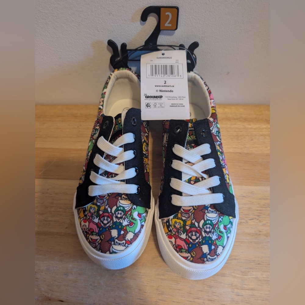 New Nintendo Super Mario Bros Little & Big Boys Lace Up Low Top Shoes SZ 2